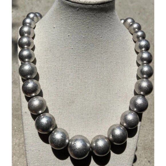 Vintage Silver Graduated Large Round Bead Women’s Necklace Sz 29” - Picture 2 of 13